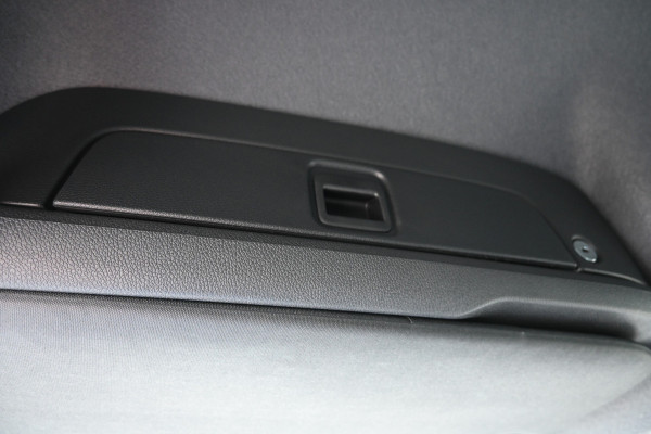 Mercedes-Benz Sprinter 319 CDI 4x4 L2H2 Pro Draaistoelen, LED, 360 Graden Camera, Navigatie Mercedes-Benz Sprinter 319 CDI 4x4 L2H2 Pro Draaistoelen, LED, 360 Graden Camera, Navigatie