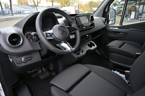 Mercedes-Benz Sprinter 319 CDI 4x4 L2H2 Pro Draaistoelen, LED, 360 Graden Camera, Navigatie Mercedes-Benz Sprinter 319 CDI 4x4 L2H2 Pro Draaistoelen, LED, 360 Graden Camera, Navigatie