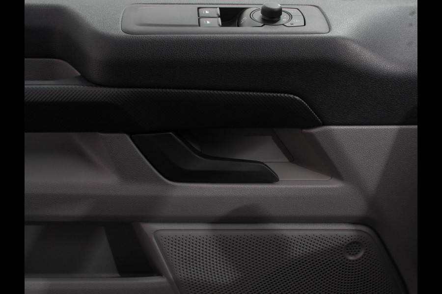 Ford Transit Custom 300 2.0 TDCI L2H1 Automaat Trend Nieuw Model | Navigatie | Camera | Parkeersensoren | Trekhaak | Airco | Betimmering | Cruise Control