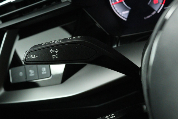 Audi A3 Sportback 30 TFSI Advanced edition (DIGITALE COCKPIT, LANE-ASSIST, CRUISE CONTROL ADAPTIEF, STOELVERWARMING, SENSOREN)