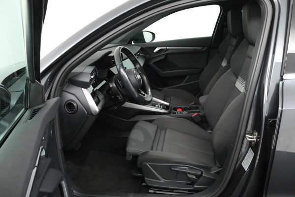 Audi A3 Sportback 30 TFSI Advanced edition (DIGITALE COCKPIT, LANE-ASSIST, CRUISE CONTROL ADAPTIEF, STOELVERWARMING, SENSOREN)