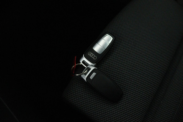 Audi A3 Sportback 30 TFSI Advanced edition (DIGITALE COCKPIT, LANE-ASSIST, CRUISE CONTROL ADAPTIEF, STOELVERWARMING, SENSOREN)