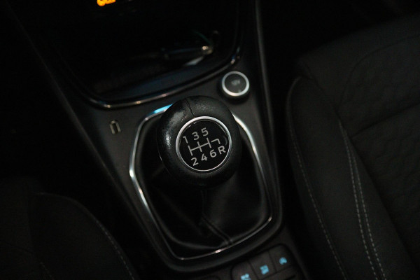 Ford Puma 1.0 EcoBoost Hybrid Titanium (TREKHAAK, PARKEERSENSOREN, NAVIGATIE, LANE-ASSIST) Ford Puma 1.0 EcoBoost Hybrid Titanium (TREKHAAK, PARKEERSENSOREN, NAVIGATIE, LANE-ASSIST)