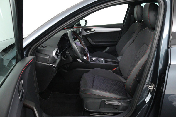 Seat Leon 1.0 eTSI FR Business Intense (PANORAMADAK, TREKHAAK, SFEERVERLICHTING, CAMERA, CARPLAY. CRUISE CONTROL ADAPTIEF)
