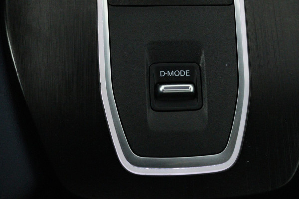 Nissan QASHQAI 1.3 MHEV Xtronic Tekna Plus (PANORAMADAK, TREKHAAK, DIGITALE COCKPIT, CAMERA, STOELVERWARMING, ELEKTR STOELEN)
