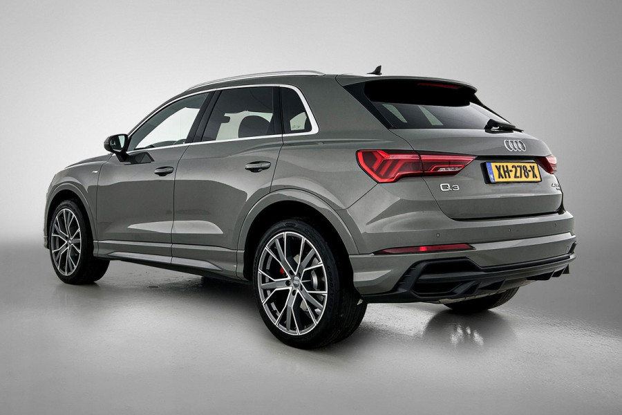Audi Q3 40 TFSI quattro S Line(NL-auto, Dealer OnderH, Carplay, Digitale Dash, Parkeersensoren V+A, Etc) Audi Q3 40 TFSI quattro S Line(NL-auto, Dealer OnderH, Carplay, Digitale Dash, Parkeersensoren V+A, Etc)