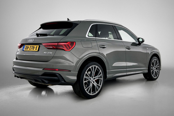 Audi Q3 40 TFSI quattro S Line(NL-auto, Dealer OnderH, Carplay, Digitale Dash, Parkeersensoren V+A, Etc) Audi Q3 40 TFSI quattro S Line(NL-auto, Dealer OnderH, Carplay, Digitale Dash, Parkeersensoren V+A, Etc)