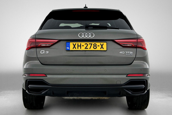 Audi Q3 40 TFSI quattro S Line(NL-auto, Dealer OnderH, Carplay, Digitale Dash, Parkeersensoren V+A, Etc) Audi Q3 40 TFSI quattro S Line(NL-auto, Dealer OnderH, Carplay, Digitale Dash, Parkeersensoren V+A, Etc)