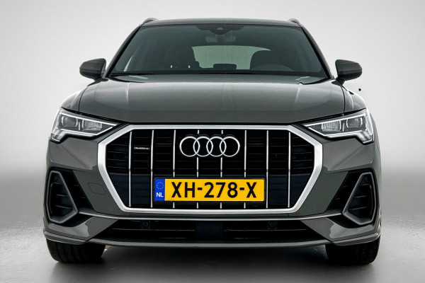 Audi Q3 40 TFSI quattro S Line(NL-auto, Dealer OnderH, Carplay, Digitale Dash, Parkeersensoren V+A, Etc) Audi Q3 40 TFSI quattro S Line(NL-auto, Dealer OnderH, Carplay, Digitale Dash, Parkeersensoren V+A, Etc)