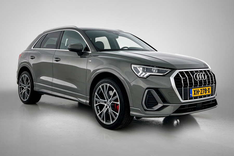 Audi Q3 40 TFSI quattro S Line(NL-auto, Dealer OnderH, Carplay, Digitale Dash, Parkeersensoren V+A, Etc) Audi Q3 40 TFSI quattro S Line(NL-auto, Dealer OnderH, Carplay, Digitale Dash, Parkeersensoren V+A, Etc)