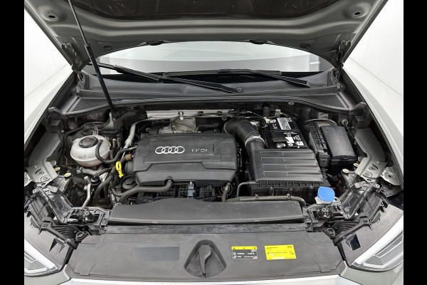Audi Q3 40 TFSI quattro S Line(NL-auto, Dealer OnderH, Carplay, Digitale Dash, Parkeersensoren V+A, Etc) Audi Q3 40 TFSI quattro S Line(NL-auto, Dealer OnderH, Carplay, Digitale Dash, Parkeersensoren V+A, Etc)