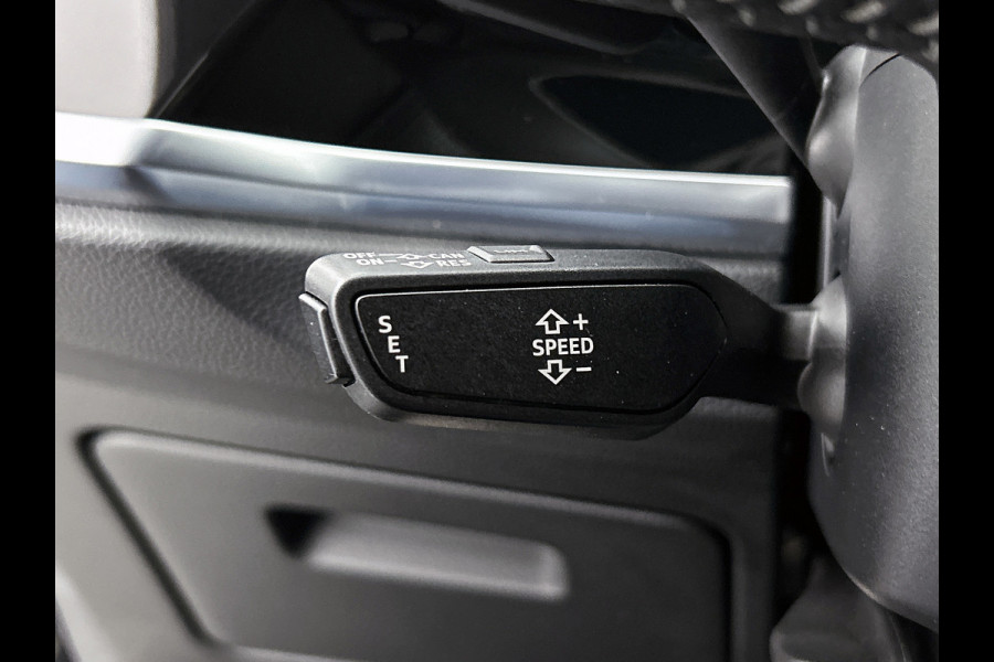 Audi Q3 40 TFSI quattro S Line(NL-auto, Dealer OnderH, Carplay, Digitale Dash, Parkeersensoren V+A, Etc) Audi Q3 40 TFSI quattro S Line(NL-auto, Dealer OnderH, Carplay, Digitale Dash, Parkeersensoren V+A, Etc)