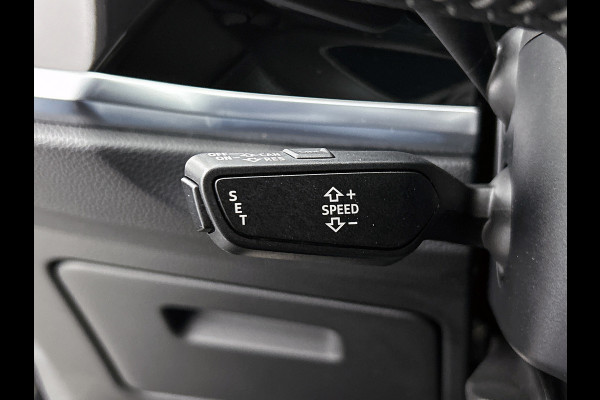 Audi Q3 40 TFSI quattro S Line(NL-auto, Dealer OnderH, Carplay, Digitale Dash, Parkeersensoren V+A, Etc) Audi Q3 40 TFSI quattro S Line(NL-auto, Dealer OnderH, Carplay, Digitale Dash, Parkeersensoren V+A, Etc)