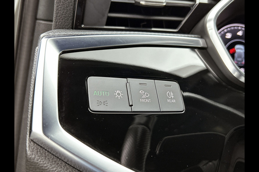 Audi Q3 40 TFSI quattro S Line(NL-auto, Dealer OnderH, Carplay, Digitale Dash, Parkeersensoren V+A, Etc) Audi Q3 40 TFSI quattro S Line(NL-auto, Dealer OnderH, Carplay, Digitale Dash, Parkeersensoren V+A, Etc)