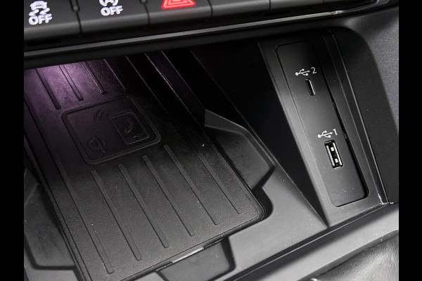 Audi Q3 40 TFSI quattro S Line(NL-auto, Dealer OnderH, Carplay, Digitale Dash, Parkeersensoren V+A, Etc) Audi Q3 40 TFSI quattro S Line(NL-auto, Dealer OnderH, Carplay, Digitale Dash, Parkeersensoren V+A, Etc)