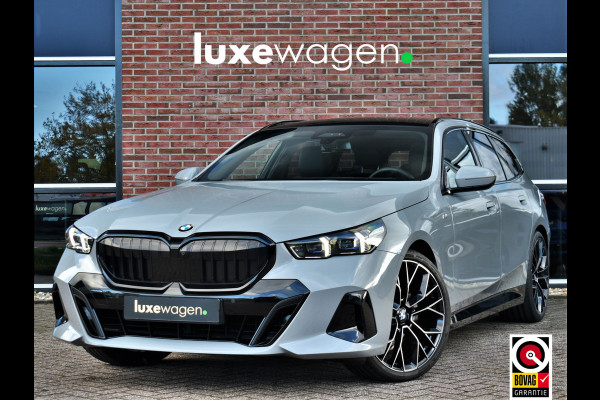 BMW 5 Serie Touring 520i M-Sport Pano Trekh B&W 21inch ACC 360 HUD Stoelventilatie Brooklyngrau