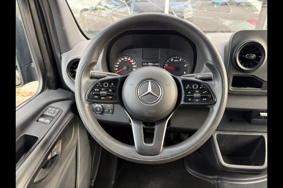 Mercedes-Benz Sprinter 316 2.2 CDI L2H2 | NL-auto | 3.5T trekhaak | Carplay | Camera | Cruisec. Mercedes-Benz Sprinter 316 2.2 CDI L2H2 | NL-auto | 3.5T trekhaak | Carplay | Camera | Cruisec.