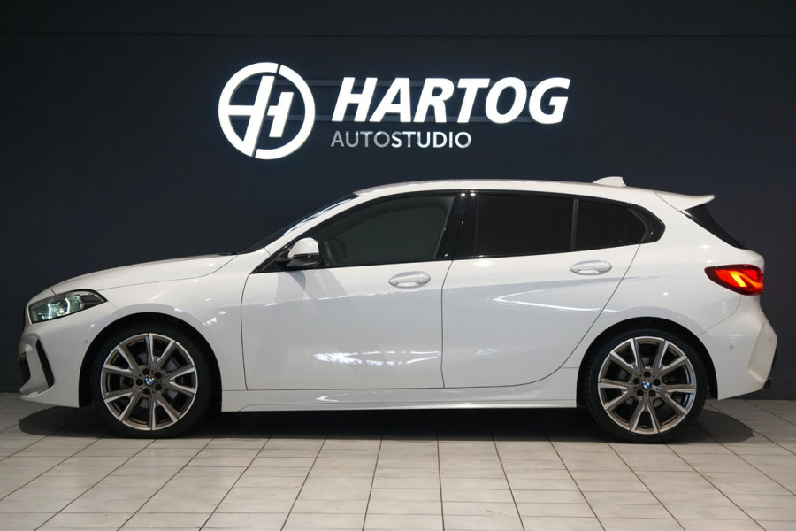 BMW 1-serie 118i M-Sport Plus + KUIPSTOELEN / CAMERA / SFEERVERLICHTING BMW 1-serie 118i M-Sport Plus + KUIPSTOELEN / CAMERA / SFEERVERLICHTING