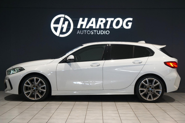 BMW 1-serie 118i M-Sport Plus + KUIPSTOELEN / CAMERA / SFEERVERLICHTING BMW 1-serie 118i M-Sport Plus + KUIPSTOELEN / CAMERA / SFEERVERLICHTING