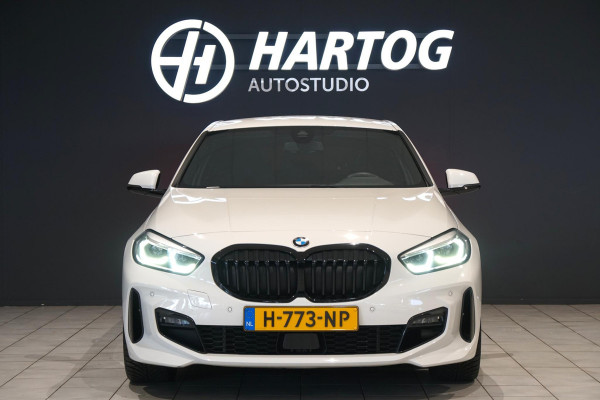 BMW 1-serie 118i M-Sport Plus + KUIPSTOELEN / CAMERA / SFEERVERLICHTING BMW 1-serie 118i M-Sport Plus + KUIPSTOELEN / CAMERA / SFEERVERLICHTING