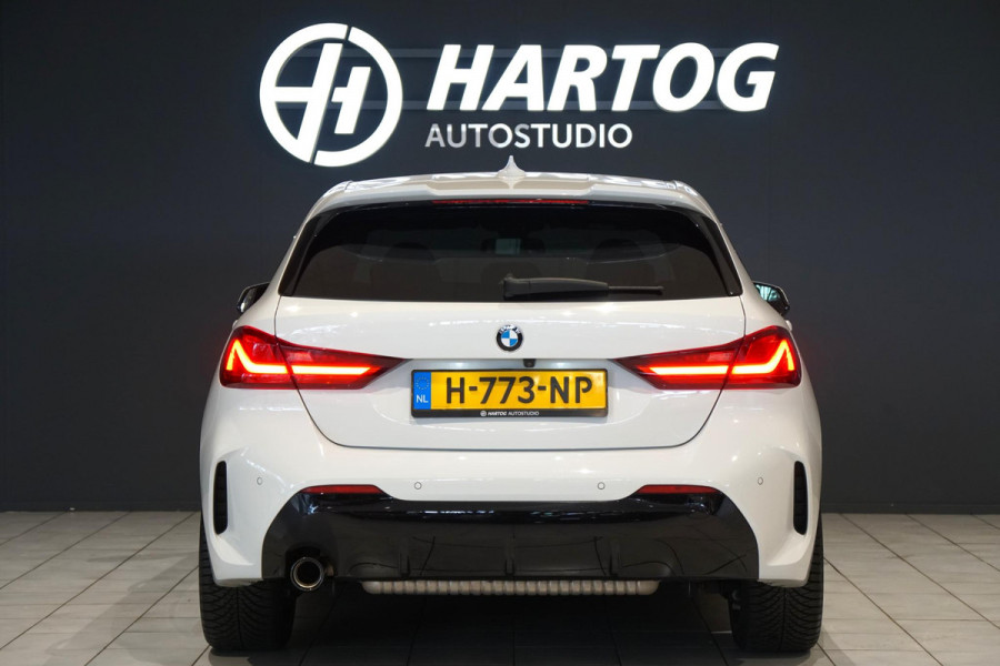 BMW 1-serie 118i M-Sport Plus + KUIPSTOELEN / CAMERA / SFEERVERLICHTING BMW 1-serie 118i M-Sport Plus + KUIPSTOELEN / CAMERA / SFEERVERLICHTING