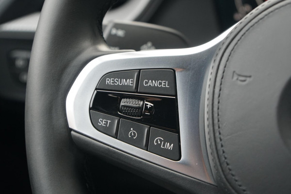 BMW 1-serie 118i M-Sport Plus + KUIPSTOELEN / CAMERA / SFEERVERLICHTING BMW 1-serie 118i M-Sport Plus + KUIPSTOELEN / CAMERA / SFEERVERLICHTING