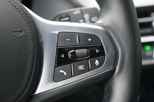 BMW 1-serie 118i M-Sport Plus + KUIPSTOELEN / CAMERA / SFEERVERLICHTING BMW 1-serie 118i M-Sport Plus + KUIPSTOELEN / CAMERA / SFEERVERLICHTING