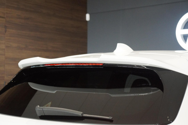 BMW 1-serie 118i M-Sport Plus + KUIPSTOELEN / CAMERA / SFEERVERLICHTING BMW 1-serie 118i M-Sport Plus + KUIPSTOELEN / CAMERA / SFEERVERLICHTING