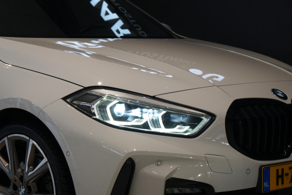 BMW 1-serie 118i M-Sport Plus + KUIPSTOELEN / CAMERA / SFEERVERLICHTING BMW 1-serie 118i M-Sport Plus + KUIPSTOELEN / CAMERA / SFEERVERLICHTING
