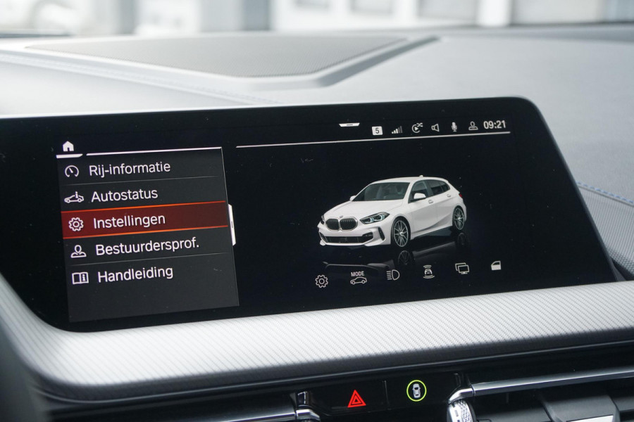 BMW 1-serie 118i M-Sport Plus + KUIPSTOELEN / CAMERA / SFEERVERLICHTING BMW 1-serie 118i M-Sport Plus + KUIPSTOELEN / CAMERA / SFEERVERLICHTING