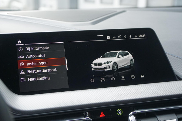BMW 1-serie 118i M-Sport Plus + KUIPSTOELEN / CAMERA / SFEERVERLICHTING BMW 1-serie 118i M-Sport Plus + KUIPSTOELEN / CAMERA / SFEERVERLICHTING