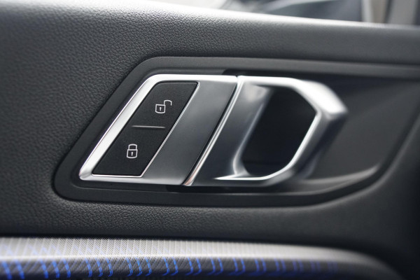 BMW 1-serie 118i M-Sport Plus + KUIPSTOELEN / CAMERA / SFEERVERLICHTING BMW 1-serie 118i M-Sport Plus + KUIPSTOELEN / CAMERA / SFEERVERLICHTING