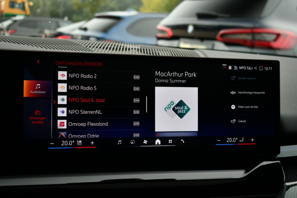 BMW 5 Serie Touring 520i M-Sport Pano Trekh B&W 21inch ACC 360 HUD Stoelventilatie Brooklyngrau