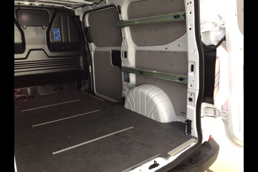 Ford Transit Custom 320 2.0 136 pk TDCI L1H1 Trend Fab.Gar. tot 09-2028 Adaptive Cruise Control, Navigatie, Camera, PDC V+A Ford Transit Custom 320 2.0 136 pk TDCI L1H1 Trend Fab.Gar. tot 09-2028 Adaptive Cruise Control, Navigatie, Camera, PDC V+A