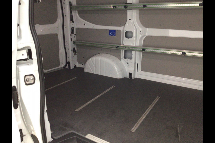 Ford Transit Custom 320 2.0 136 pk TDCI L1H1 Trend Fab.Gar. tot 09-2028 Adaptive Cruise Control, Navigatie, Camera, PDC V+A Ford Transit Custom 320 2.0 136 pk TDCI L1H1 Trend Fab.Gar. tot 09-2028 Adaptive Cruise Control, Navigatie, Camera, PDC V+A