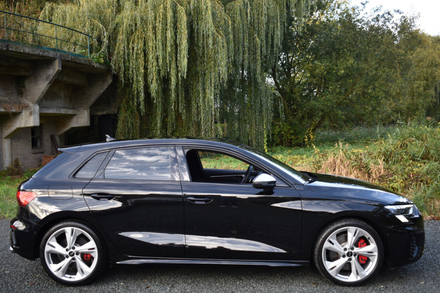 Audi A3 Sportback 2.0 TFSI S3 QUATTRO 310PK S-TRON S3-SPORT CAMERA/LEDER/CARPLAY Audi A3 Sportback 2.0 TFSI S3 QUATTRO 310PK S-TRON S3-SPORT CAMERA/LEDER/CARPLAY