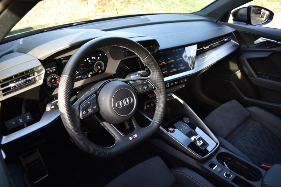 Audi A3 Sportback 2.0 TFSI S3 QUATTRO 310PK S-TRON S3-SPORT CAMERA/LEDER/CARPLAY Audi A3 Sportback 2.0 TFSI S3 QUATTRO 310PK S-TRON S3-SPORT CAMERA/LEDER/CARPLAY