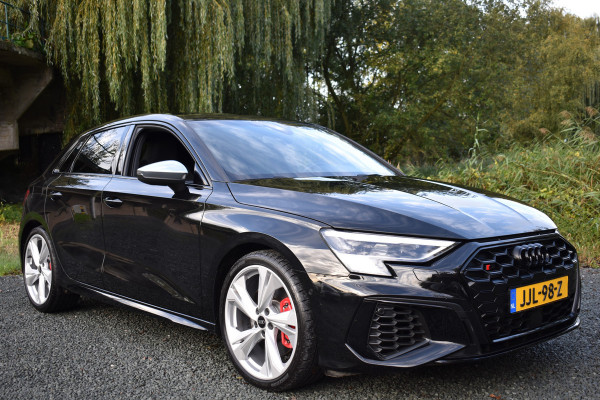 Audi A3 Sportback 2.0 TFSI S3 QUATTRO 310PK S-TRON S3-SPORT CAMERA/LEDER/CARPLAY Audi A3 Sportback 2.0 TFSI S3 QUATTRO 310PK S-TRON S3-SPORT CAMERA/LEDER/CARPLAY