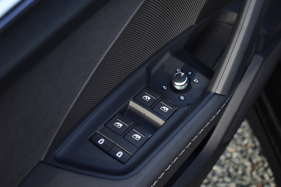 Audi A3 Sportback 2.0 TFSI S3 QUATTRO 310PK S-TRON S3-SPORT CAMERA/LEDER/CARPLAY Audi A3 Sportback 2.0 TFSI S3 QUATTRO 310PK S-TRON S3-SPORT CAMERA/LEDER/CARPLAY