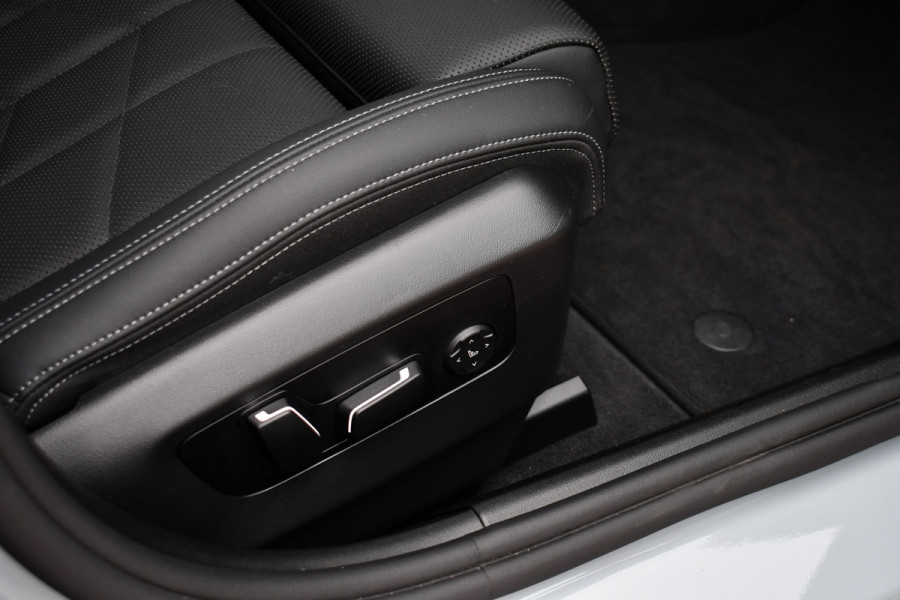 BMW 5 Serie Touring 520i M-Sport Pano Trekh B&W 21inch ACC 360 HUD Stoelventilatie Brooklyngrau