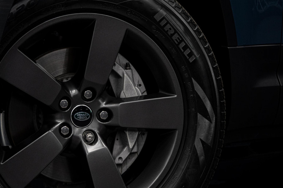 Land Rover Defender 110 2.0 P400e 110 SE *Meridian / Luchtvering / Panorama / Surround-view / Memory * Land Rover Defender 110 2.0 P400e 110 SE *Meridian / Luchtvering / Panorama / Surround-view / Memory *