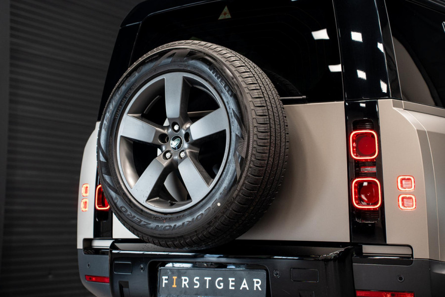 Land Rover Defender 110 2.0 P400e 110 SE *Meridian / Luchtvering / Panorama / Surround-view / Memory * Land Rover Defender 110 2.0 P400e 110 SE *Meridian / Luchtvering / Panorama / Surround-view / Memory *