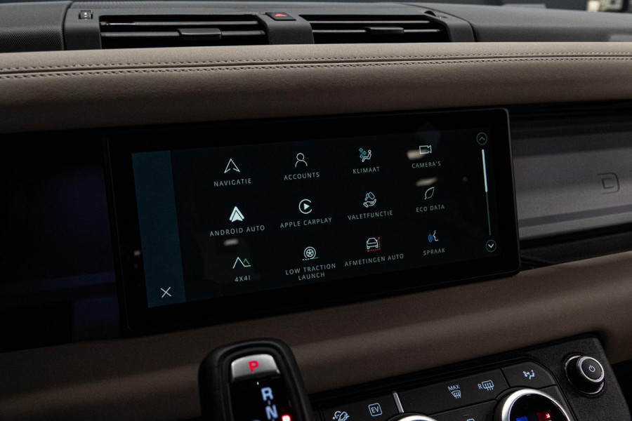 Land Rover Defender 110 2.0 P400e 110 SE *Meridian / Luchtvering / Panorama / Surround-view / Memory * Land Rover Defender 110 2.0 P400e 110 SE *Meridian / Luchtvering / Panorama / Surround-view / Memory *