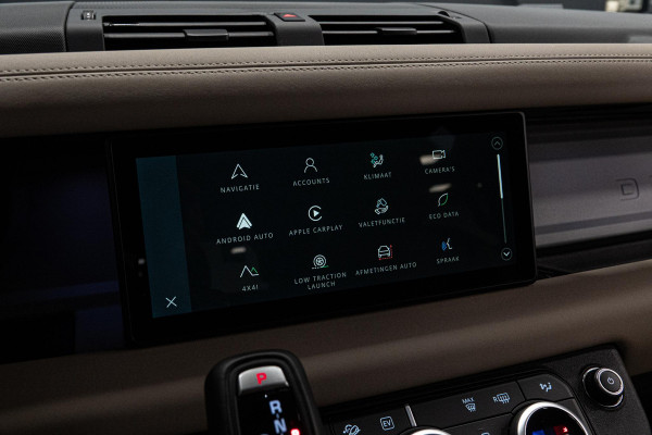 Land Rover Defender 110 2.0 P400e 110 SE *Meridian / Luchtvering / Panorama / Surround-view / Memory * Land Rover Defender 110 2.0 P400e 110 SE *Meridian / Luchtvering / Panorama / Surround-view / Memory *