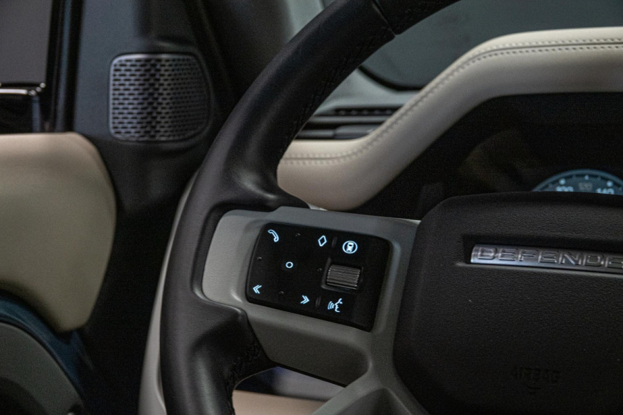 Land Rover Defender 110 2.0 P400e 110 SE *Meridian / Luchtvering / Panorama / Surround-view / Memory * Land Rover Defender 110 2.0 P400e 110 SE *Meridian / Luchtvering / Panorama / Surround-view / Memory *