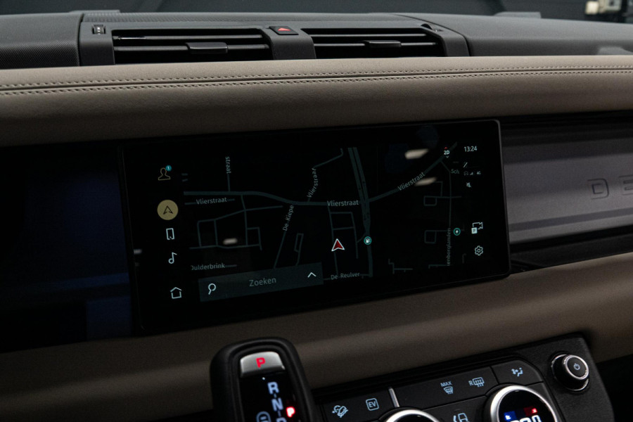 Land Rover Defender 110 2.0 P400e 110 SE *Meridian / Luchtvering / Panorama / Surround-view / Memory * Land Rover Defender 110 2.0 P400e 110 SE *Meridian / Luchtvering / Panorama / Surround-view / Memory *