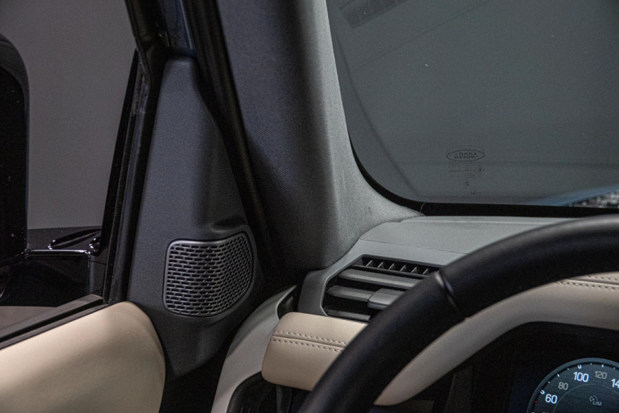 Land Rover Defender 110 2.0 P400e 110 SE *Meridian / Luchtvering / Panorama / Surround-view / Memory * Land Rover Defender 110 2.0 P400e 110 SE *Meridian / Luchtvering / Panorama / Surround-view / Memory *