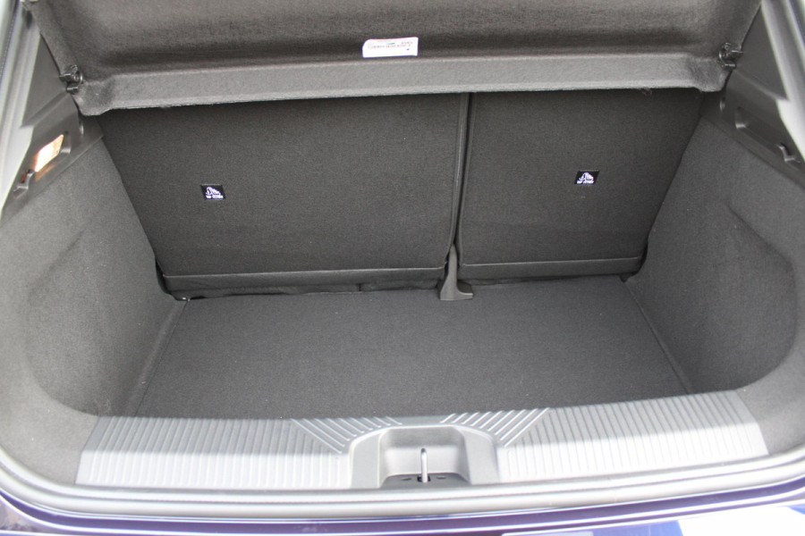 Renault 5 150PK COMFORT RANGE ROLAND-GARROS 52 kWh | NAVIGATIE SYSTEEM MET GOOGLE INTERGRATIE | HARMAN KARDON PREMIUM AUDIO | FULL LED KOPLAMPEN MET MICRO-OPTICS EN FRANSE VLAG | 10"R-LINK MULTIMEDIA | 18"GRONO LICHTMETALEN VELGEN | TWO-TONE CAROSSERIE KLEUR I.C.M. WARM TITANIUM DAKLIJSTEN | ELEKTRISCH VERWARMDE VOOR STOELEN / STUUR | BESTUURDERSSTOEL MET ELEKTRISCH VERSTELBARE LENDESTEUN | AUTOMATISCH INPARKEREN | FLANK GUARD PROTECTION | ADAPTIEVE CRUISE CONTROL MET STOP & GO | ACHTERUITRIJCAMERA | PRIVATIE GLASS | SFEERVERLICHTING IN DIVERSE KLEUREN | Renault 5 150PK COMFORT RANGE ROLAND-GARROS 52 kWh | NAVIGATIE SYSTEEM MET GOOGLE INTERGRATIE | HARMAN KARDON PREMIUM AUDIO | FULL LED KOPLAMPEN MET MICRO-OPTICS EN FRANSE VLAG | 10"R-LINK MULTIMEDIA | 18"GRONO LICHTMETALEN VELGEN | TWO-TONE CAROSSERIE KLEUR I.C.M. WARM TITANIUM DAKLIJSTEN | ELEKTRISCH VERWARMDE VOOR STOELEN / STUUR | BESTUURDERSSTOEL MET ELEKTRISCH VERSTELBARE LENDESTEUN | AUTOMATISCH INPARKEREN | FLANK GUARD PROTECTION | ADAPTIEVE CRUISE CONTROL MET STOP & GO | ACHTERUITRIJCAMERA | PRIVATIE GLASS | SFEERVERLICHTING IN DIVERSE KLEUREN |