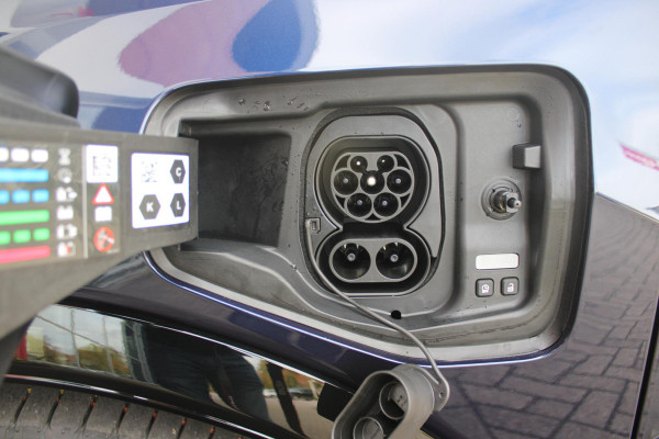 Renault 5 150PK COMFORT RANGE ROLAND-GARROS 52 kWh | NAVIGATIE SYSTEEM MET GOOGLE INTERGRATIE | HARMAN KARDON PREMIUM AUDIO | FULL LED KOPLAMPEN MET MICRO-OPTICS EN FRANSE VLAG | 10"R-LINK MULTIMEDIA | 18"GRONO LICHTMETALEN VELGEN | TWO-TONE CAROSSERIE KLEUR I.C.M. WARM TITANIUM DAKLIJSTEN | ELEKTRISCH VERWARMDE VOOR STOELEN / STUUR | BESTUURDERSSTOEL MET ELEKTRISCH VERSTELBARE LENDESTEUN | AUTOMATISCH INPARKEREN | FLANK GUARD PROTECTION | ADAPTIEVE CRUISE CONTROL MET STOP & GO | ACHTERUITRIJCAMERA | PRIVATIE GLASS | SFEERVERLICHTING IN DIVERSE KLEUREN | Renault 5 150PK COMFORT RANGE ROLAND-GARROS 52 kWh | NAVIGATIE SYSTEEM MET GOOGLE INTERGRATIE | HARMAN KARDON PREMIUM AUDIO | FULL LED KOPLAMPEN MET MICRO-OPTICS EN FRANSE VLAG | 10"R-LINK MULTIMEDIA | 18"GRONO LICHTMETALEN VELGEN | TWO-TONE CAROSSERIE KLEUR I.C.M. WARM TITANIUM DAKLIJSTEN | ELEKTRISCH VERWARMDE VOOR STOELEN / STUUR | BESTUURDERSSTOEL MET ELEKTRISCH VERSTELBARE LENDESTEUN | AUTOMATISCH INPARKEREN | FLANK GUARD PROTECTION | ADAPTIEVE CRUISE CONTROL MET STOP & GO | ACHTERUITRIJCAMERA | PRIVATIE GLASS | SFEERVERLICHTING IN DIVERSE KLEUREN |
