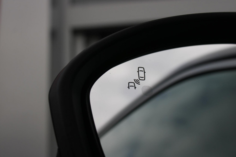 Renault 5 150PK COMFORT RANGE ROLAND-GARROS 52 kWh | NAVIGATIE SYSTEEM MET GOOGLE INTERGRATIE | HARMAN KARDON PREMIUM AUDIO | FULL LED KOPLAMPEN MET MICRO-OPTICS EN FRANSE VLAG | 10"R-LINK MULTIMEDIA | 18"GRONO LICHTMETALEN VELGEN | TWO-TONE CAROSSERIE KLEUR I.C.M. WARM TITANIUM DAKLIJSTEN | ELEKTRISCH VERWARMDE VOOR STOELEN / STUUR | BESTUURDERSSTOEL MET ELEKTRISCH VERSTELBARE LENDESTEUN | AUTOMATISCH INPARKEREN | FLANK GUARD PROTECTION | ADAPTIEVE CRUISE CONTROL MET STOP & GO | ACHTERUITRIJCAMERA | PRIVATIE GLASS | SFEERVERLICHTING IN DIVERSE KLEUREN | Renault 5 150PK COMFORT RANGE ROLAND-GARROS 52 kWh | NAVIGATIE SYSTEEM MET GOOGLE INTERGRATIE | HARMAN KARDON PREMIUM AUDIO | FULL LED KOPLAMPEN MET MICRO-OPTICS EN FRANSE VLAG | 10"R-LINK MULTIMEDIA | 18"GRONO LICHTMETALEN VELGEN | TWO-TONE CAROSSERIE KLEUR I.C.M. WARM TITANIUM DAKLIJSTEN | ELEKTRISCH VERWARMDE VOOR STOELEN / STUUR | BESTUURDERSSTOEL MET ELEKTRISCH VERSTELBARE LENDESTEUN | AUTOMATISCH INPARKEREN | FLANK GUARD PROTECTION | ADAPTIEVE CRUISE CONTROL MET STOP & GO | ACHTERUITRIJCAMERA | PRIVATIE GLASS | SFEERVERLICHTING IN DIVERSE KLEUREN |